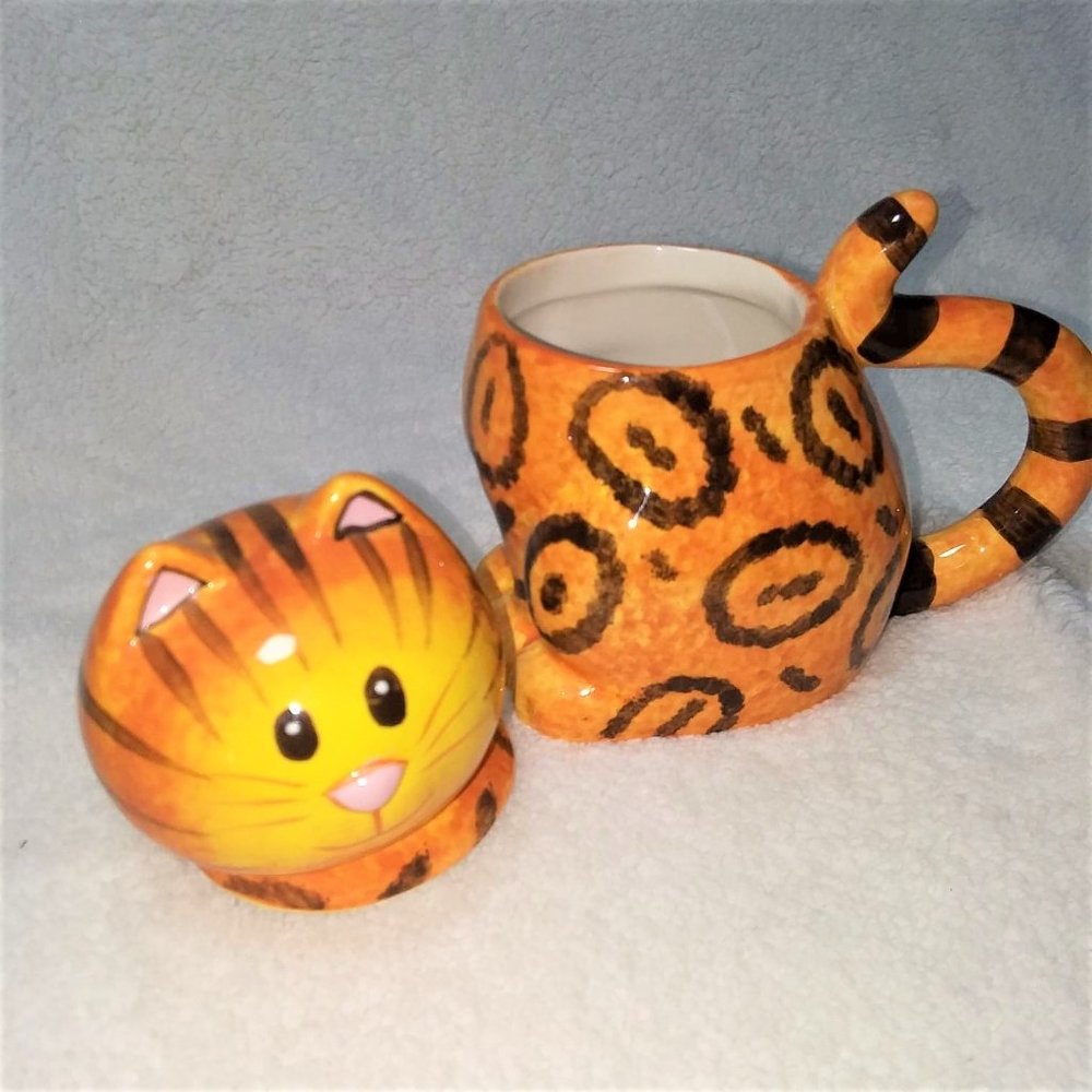 BOSTON MARKET Orange Decorative Cat Mug - Picture 3 of 6